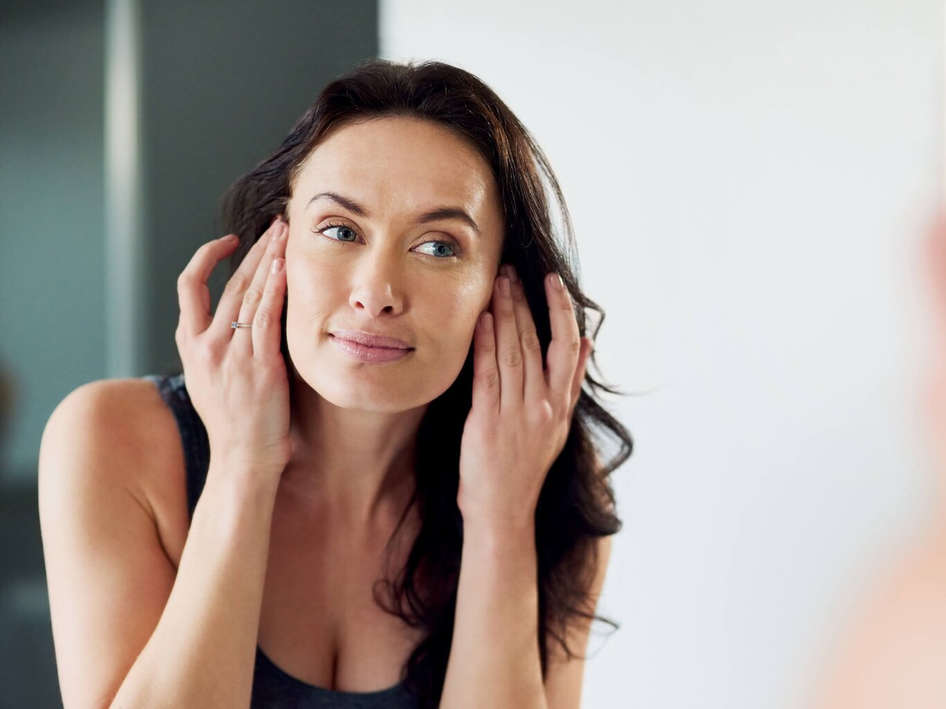 Geniale Methode: So glätten Sie Stirnfalten ohne Botox
