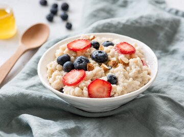 Haferflocken als Porridge | © Getty Images/Arx0nt