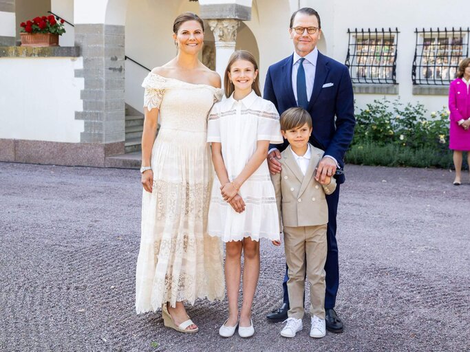 Prinzessin Victoria von Schweden, Prinz Daniel, Prinzessin Estelle und Prinz Oscar | © Getty Images/Patrick van Katwijk