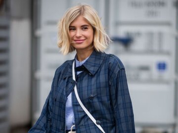 Xenia Adonts mit der Trendfrisur Tousled Hair | © Getty Images/Christian Vierig/Kontributor