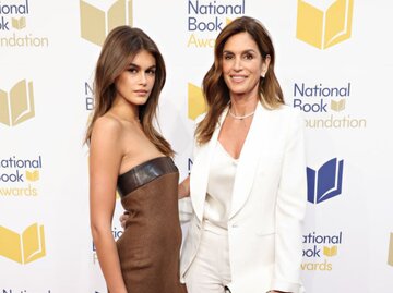 Kaia Gerber und Cindy Crawford gemeinsam auf dem roten Teppich | © Getty Images / Cindy Ord / Staff