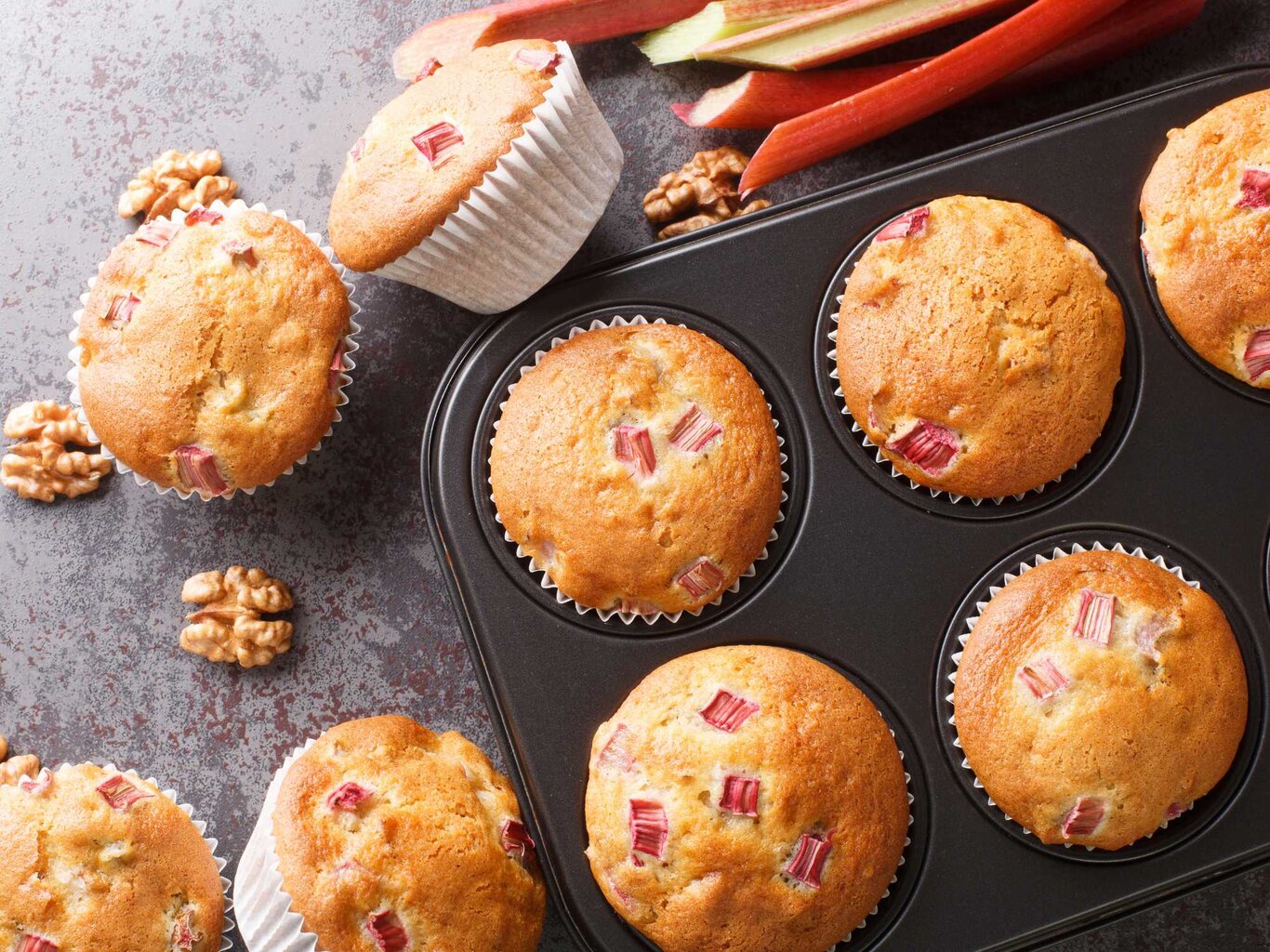 Süße Verführung im Frühling: Rhabarber Muffins zum Selberbacken
