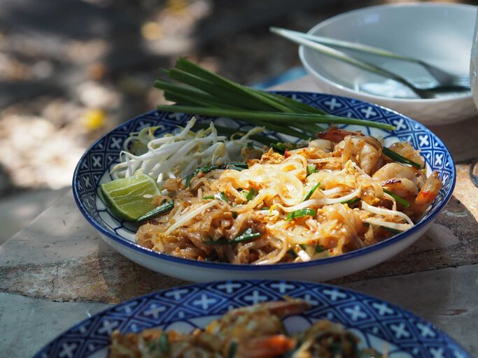 Pad Thai | © Getty Images/Penpak Ngamsathain