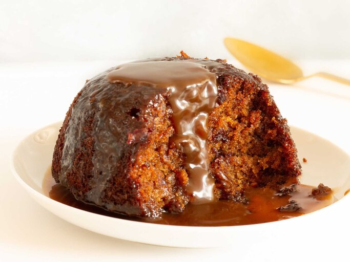 Sticky Toffee Pudding | © Getty Images/Marta Ortiz