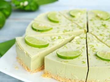 Avocado-Käsekuchen mit Limetten | © Getty Images/Premyuda Yospim