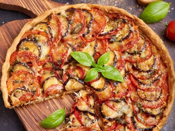 Ratatouille Quiche | © Getty Images/Natkinzu