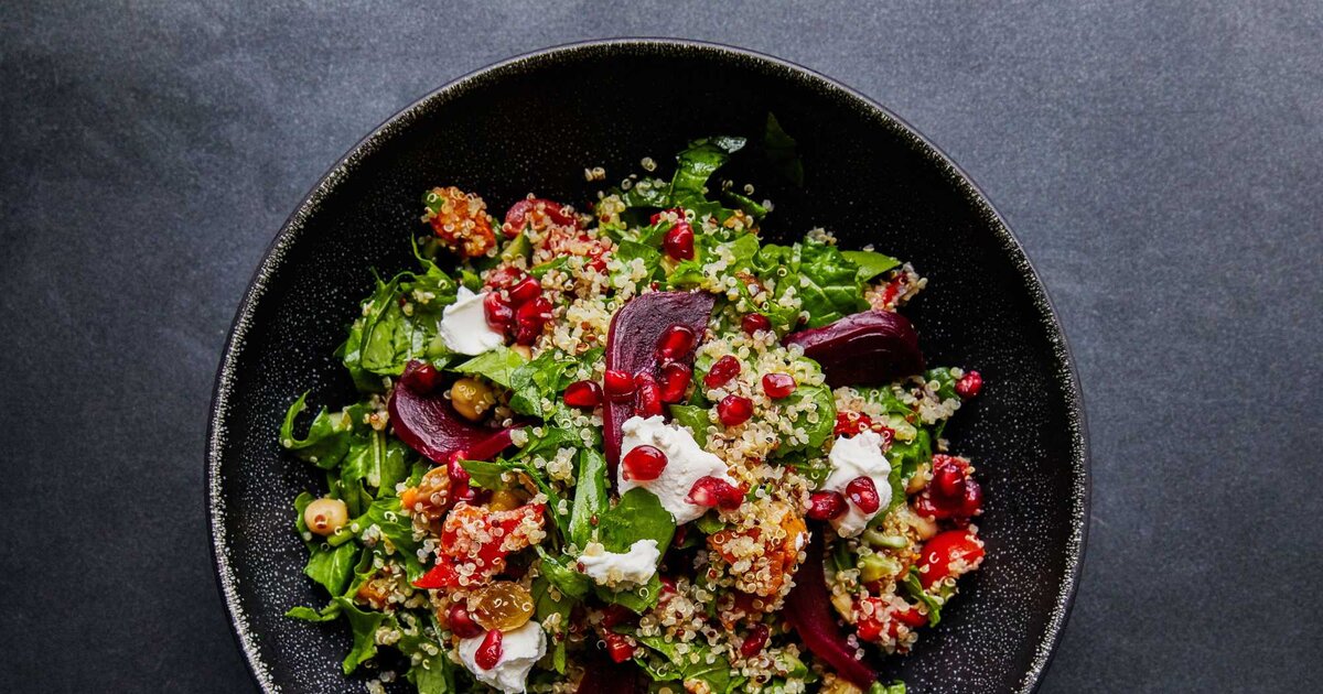 Rezepttipp: Mediterraner Quinoasalat mit Tomaten, Mozzarella und Basilikum