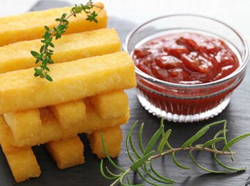 Polenta Pommes | © Getty Images/bonchan