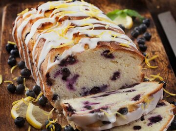 Blaubeer-Zitronenkuchen | © Getty Images/LauriPatterson