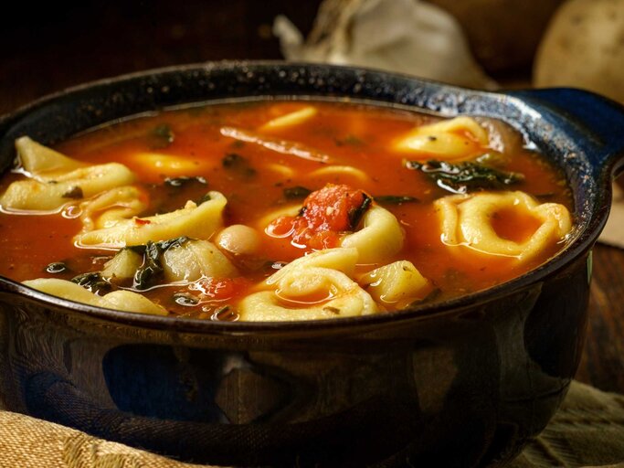 Tortellini Eintopf | © Adobe Stock/Ezume Images