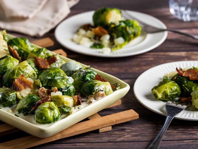 Rustikaler Gaumenschmaus: Rosenkohl trifft auf Semmelbröseln und ...