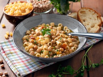 Pasta e ceci | © Adobe Stock/Alessio Orrù