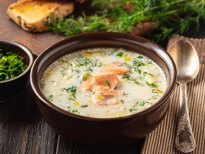 Suppe mit Lachs | © Adobe Stock/O.B.