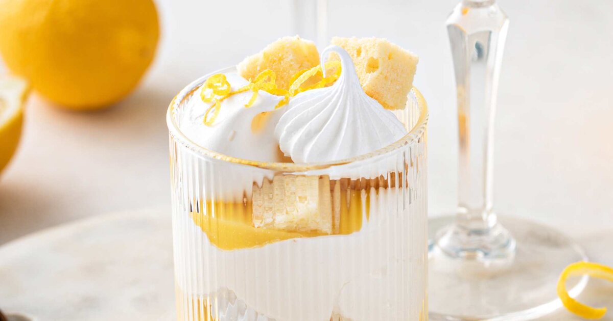 Süße Versuchung: Unser Zitronen-Quark-Trifle mit einem Hauch von Keks