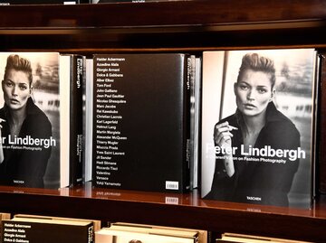 Buch "On Fashion Photography" von Peter Lindbergh | © Getty Images/Frazer Harrison/Staff