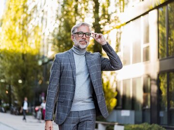 Person in Anzug | © Getty Images/Westend61