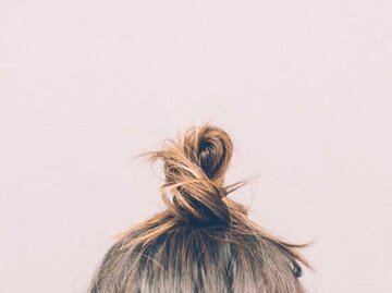 Messy Dutt-Frisuren | © Kasia Serbin, Stocksnap.io