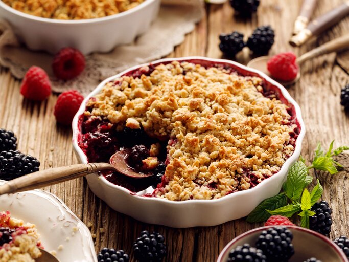 Beeren Crumble | © shutterstock / zi3000