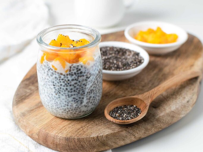 Chia-Pudding im Glas | © Getty Images/Anastasia Turshina