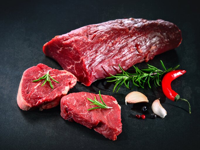 Rohes Fleisch. | © istock; AlexRaths