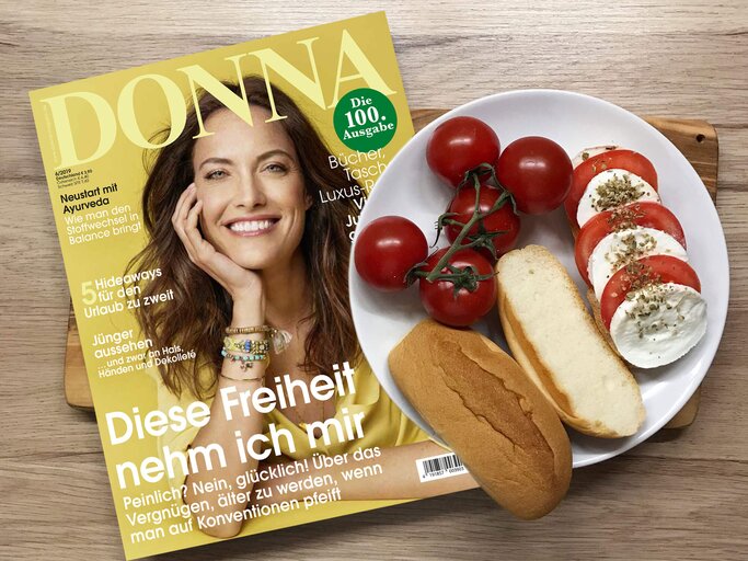 Auch als schneller Lunch optimal: Schär Bon Matín mit Tomate, Mozzarella und Basilikum! | © Funke Zeitschriften | Donna