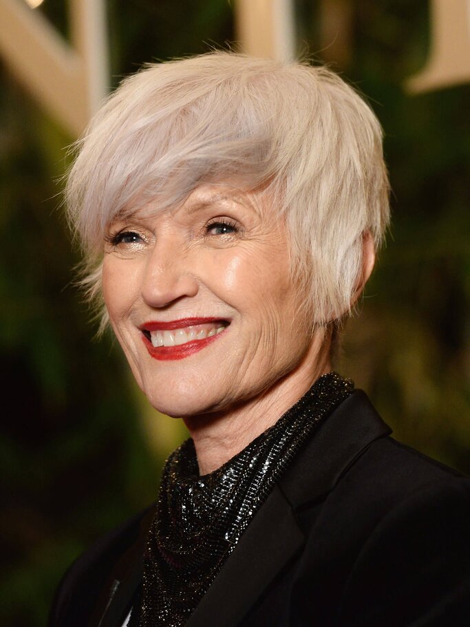 Maye Musk trägt einen fransigen Kurzhaarschnitt | © Getty Images |  Amanda Edwards 