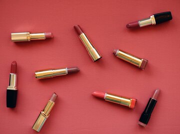 Lippenstifte Flatlay | © Getty Images/Kristina Strasunske