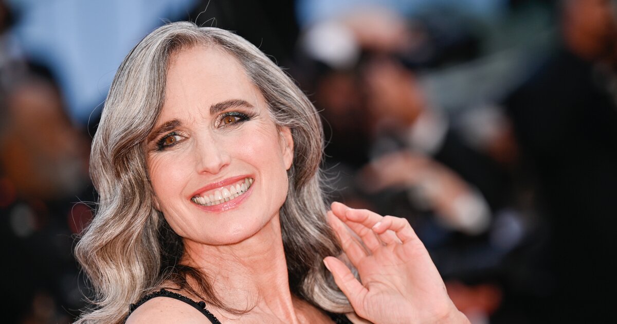 Graue Haare: 5 Frisuren, die Sie jünger machen