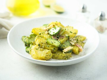 Kartoffelsalat mit Pesto | © Getty Images/Mariha-kitchen