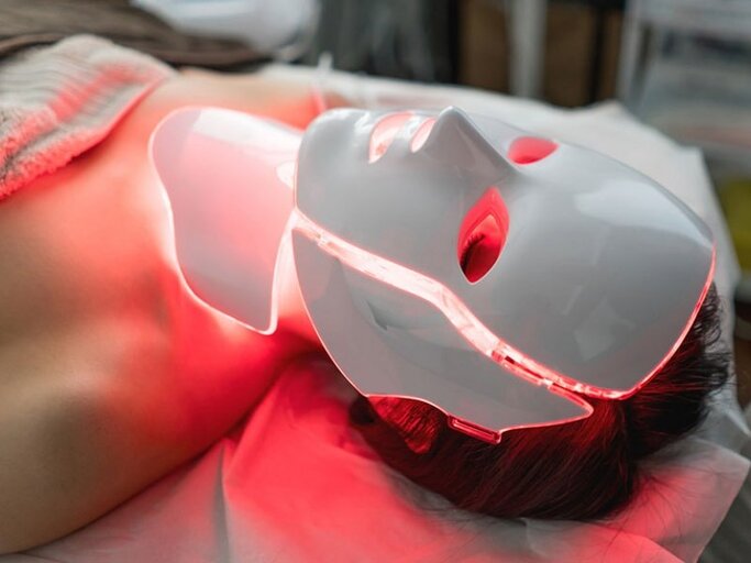 LED-Facial | © ANDRESR GETTY IMAGES