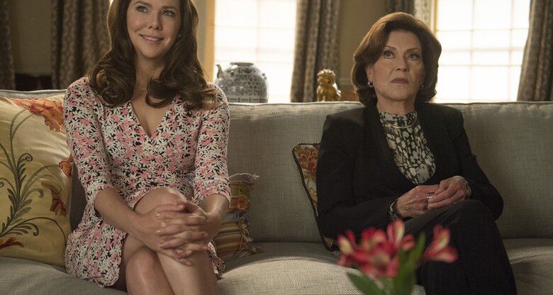 Lauren Graham und Emily Bishop aus Gilmore Girls | © Neil Jacobs/Netflix